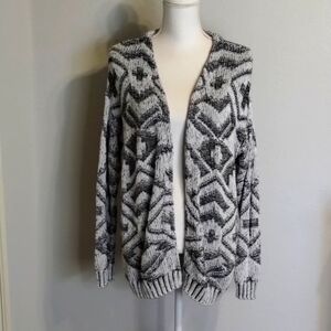 H&M divided black/White geometric print cardigan size medium